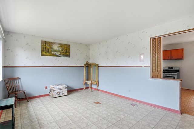 1692 N Hix Road, Westland, MI 48185