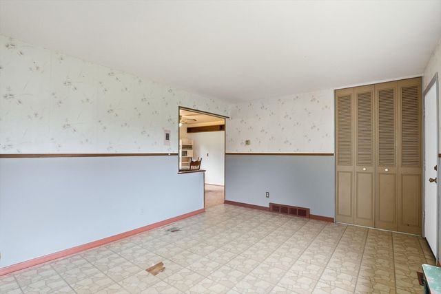 1692 N Hix Road, Westland, MI 48185