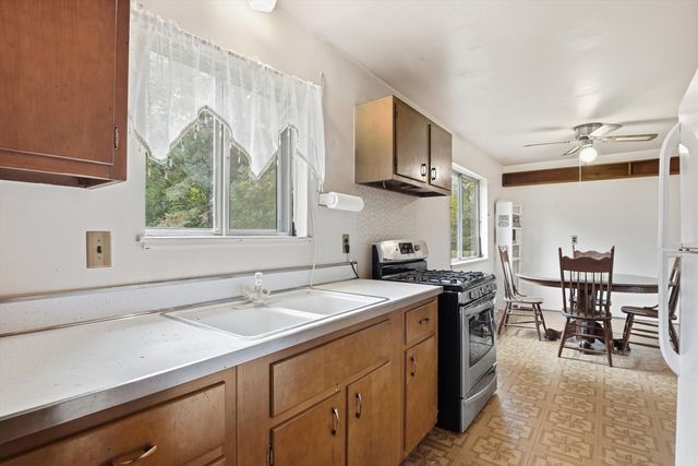 1692 N Hix Road, Westland, MI 48185