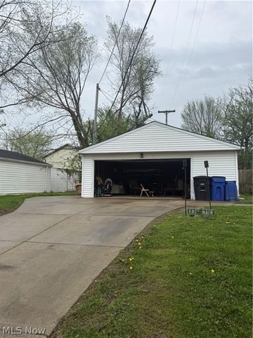 18011 Windward Road, Cleveland, OH 44119