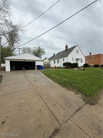 18011 Windward Road, Cleveland, OH 44119