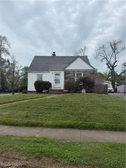 18011 Windward Road, Cleveland, OH 44119