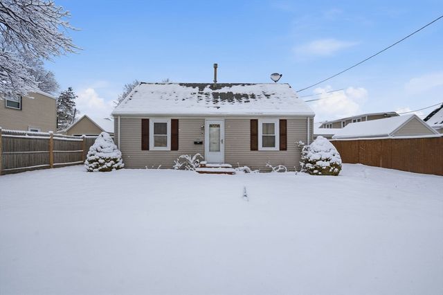 11 Archer Ave, Revere, MA 02151