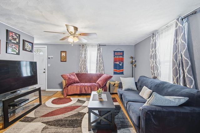 11 Archer Ave, Revere, MA 02151