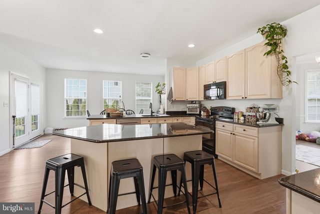 358 BRANDENBURG DR, Falling Waters, WV 25419
