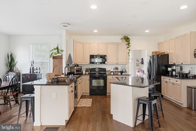 358 BRANDENBURG DR, Falling Waters, WV 25419