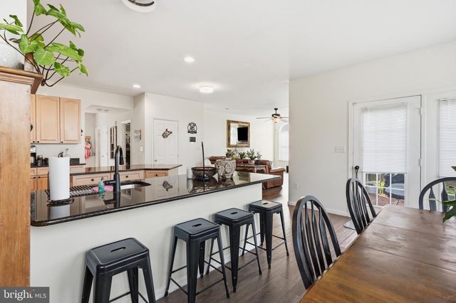 358 BRANDENBURG DR, Falling Waters, WV 25419
