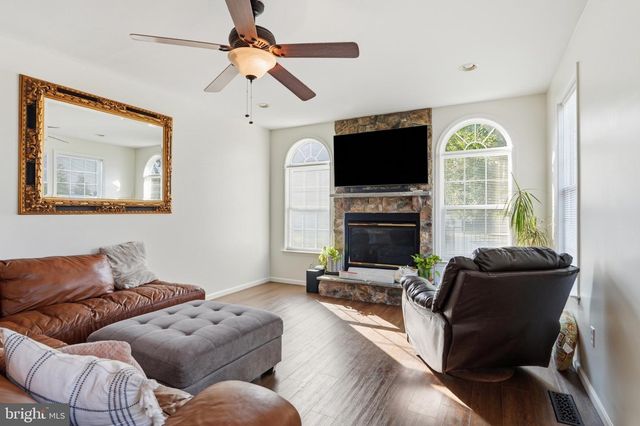 358 BRANDENBURG DR, Falling Waters, WV 25419