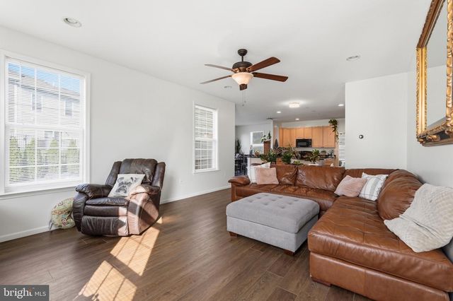 358 BRANDENBURG DR, Falling Waters, WV 25419