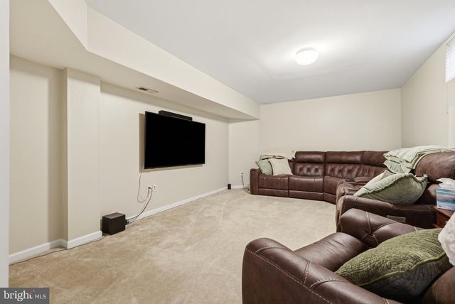358 BRANDENBURG DR, Falling Waters, WV 25419