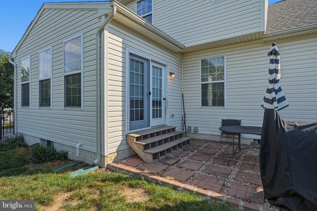 358 BRANDENBURG DR, Falling Waters, WV 25419