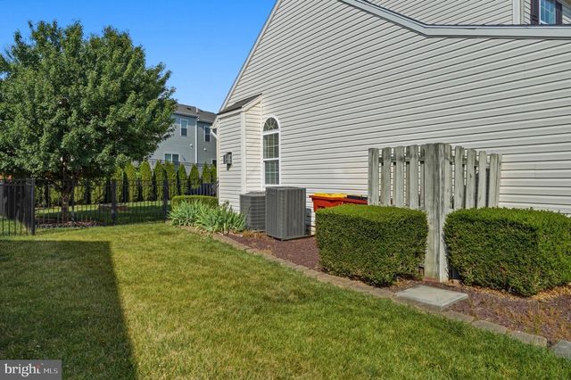 358 BRANDENBURG DR, Falling Waters, WV 25419