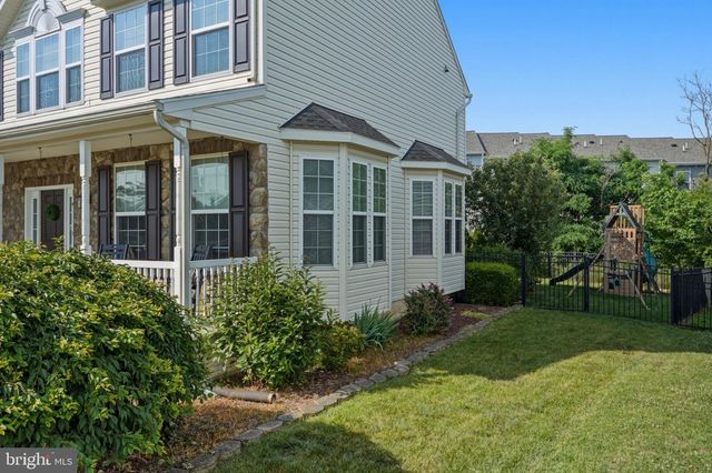 358 BRANDENBURG DR, Falling Waters, WV 25419