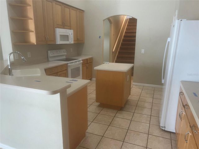 10237 SHADOW BRANCH DRIVE, Tampa, FL 33647