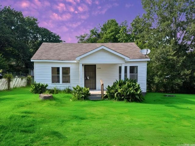 8200 W 34th Street, Little Rock, AR 72204