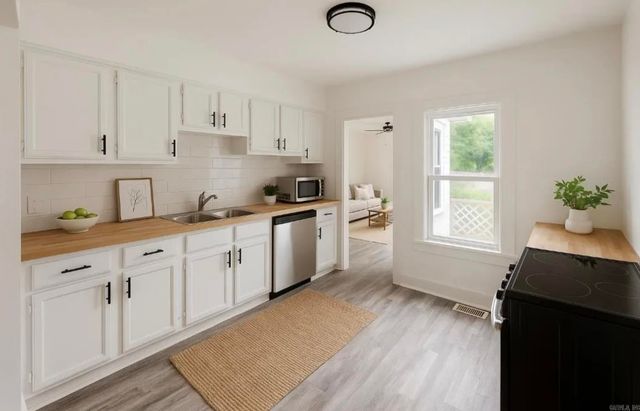 8200 W 34th Street, Little Rock, AR 72204