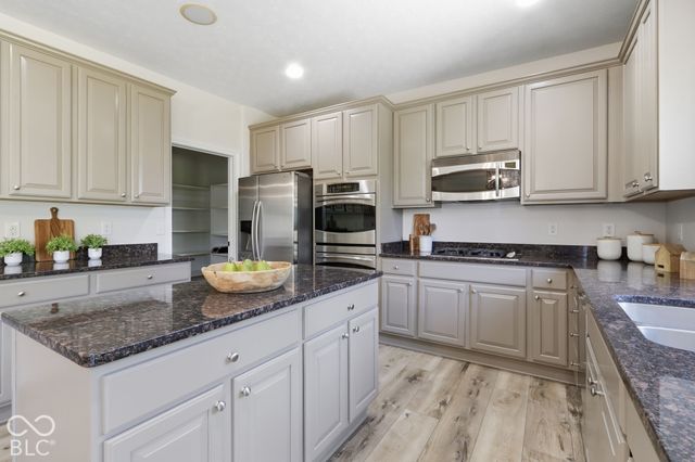 12558 Talon Crest Drive, Fishers, IN 46037