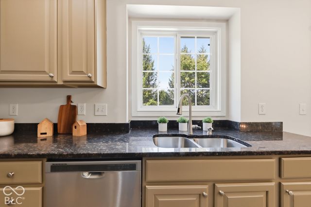 12558 Talon Crest Drive, Fishers, IN 46037