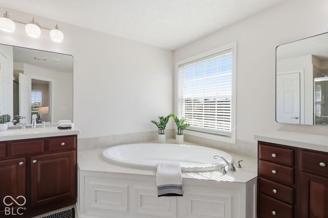 12558 Talon Crest Drive, Fishers, IN 46037