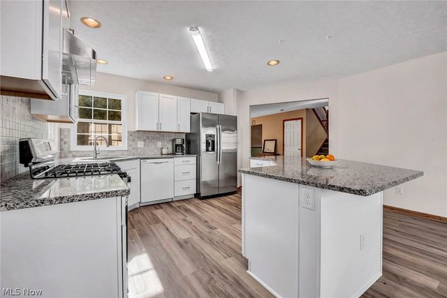 2573 Stonecreek Drive, Akron, OH 44320