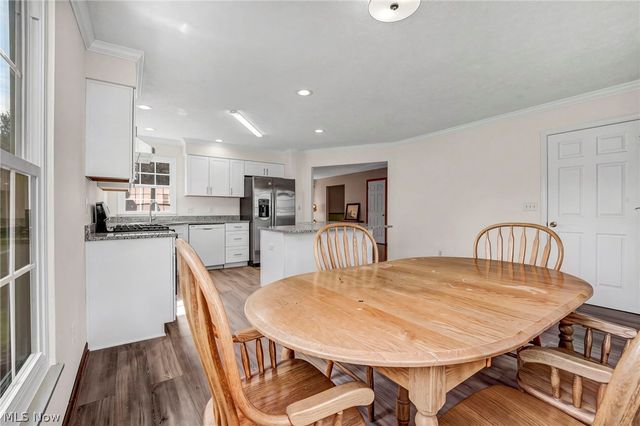 2573 Stonecreek Drive, Akron, OH 44320