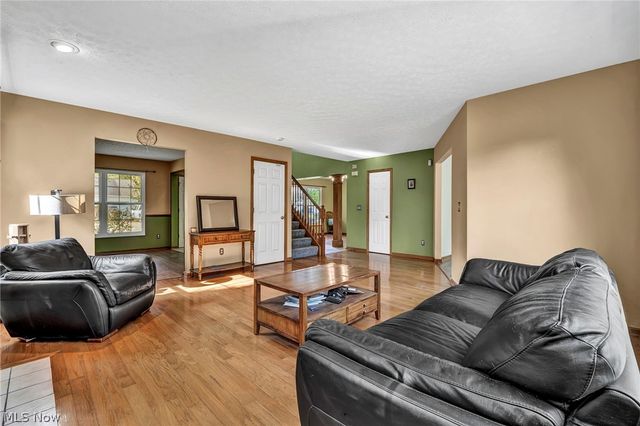 2573 Stonecreek Drive, Akron, OH 44320