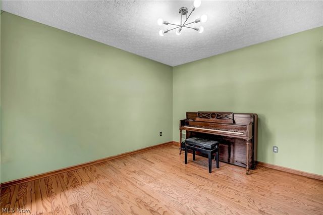 2573 Stonecreek Drive, Akron, OH 44320
