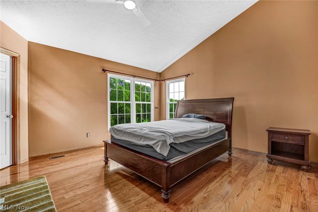 2573 Stonecreek Drive, Akron, OH 44320