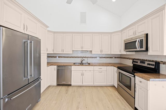 17192 Newport Club Drive, Boca Raton, FL 33496