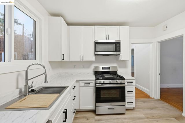 2430 27th Ave Unit D, Oakland, CA 94601