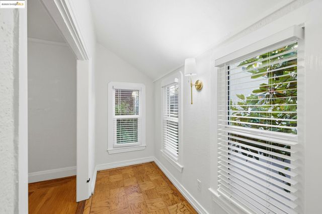 2430 27th Ave Unit D, Oakland, CA 94601