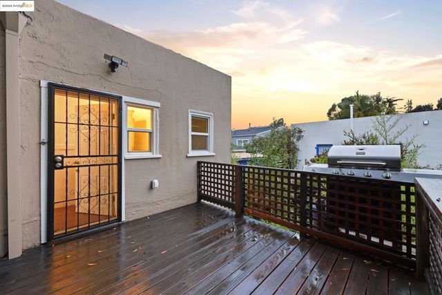 2430 27th Ave Unit D, Oakland, CA 94601