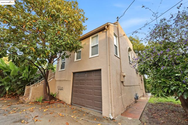 2430 27th Ave Unit D, Oakland, CA 94601