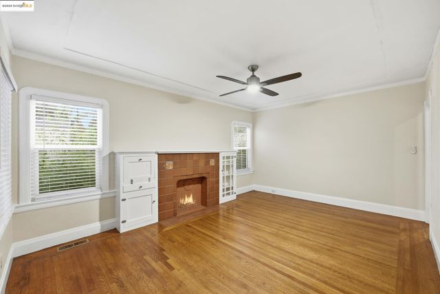 2430 27th Ave Unit D, Oakland, CA 94601