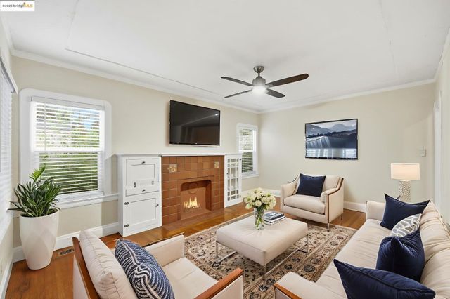 2430 27th Ave Unit D, Oakland, CA 94601