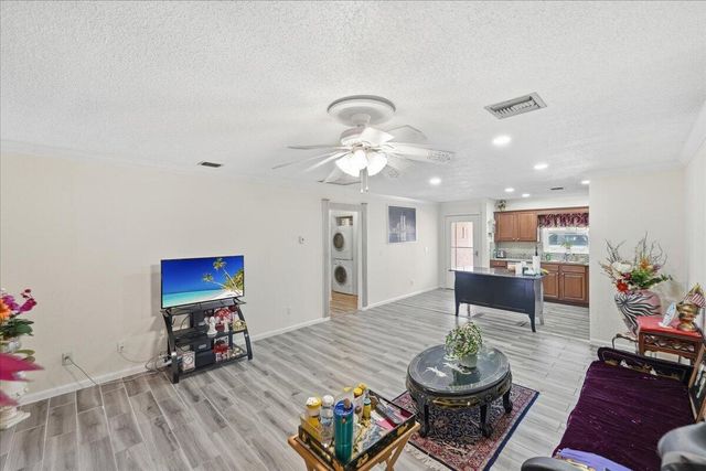 6531 SE Federal Highway SE Q108, Stuart, FL 34997