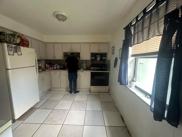 5626 SW 27th Street, West Park, FL 33023