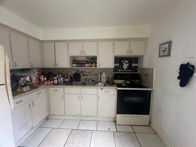5626 SW 27th Street, West Park, FL 33023