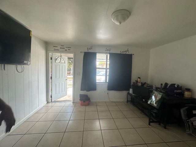 5626 SW 27th Street, West Park, FL 33023