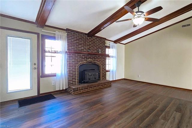 1008 Hollins College CT, Virginia Beach, VA 23455