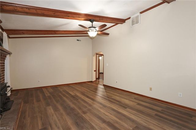 1008 Hollins College CT, Virginia Beach, VA 23455