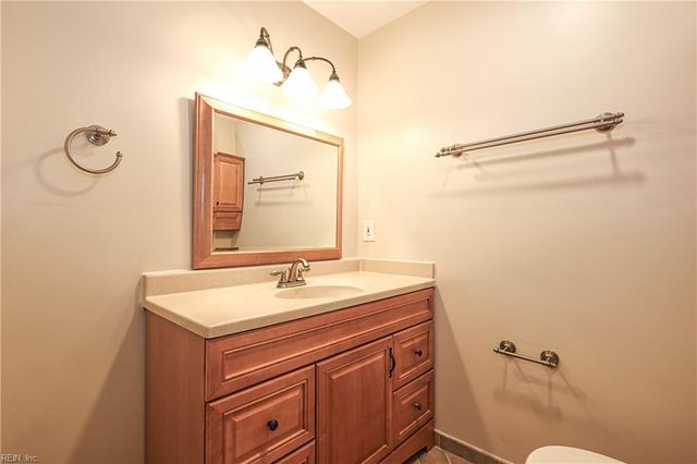 1008 Hollins College CT, Virginia Beach, VA 23455