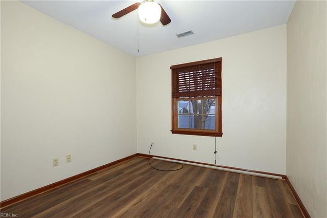 1008 Hollins College CT, Virginia Beach, VA 23455