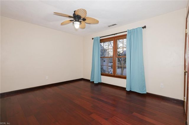 1008 Hollins College CT, Virginia Beach, VA 23455