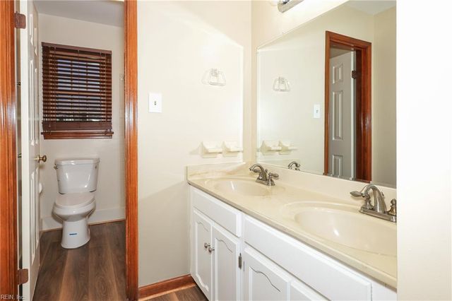 1008 Hollins College CT, Virginia Beach, VA 23455