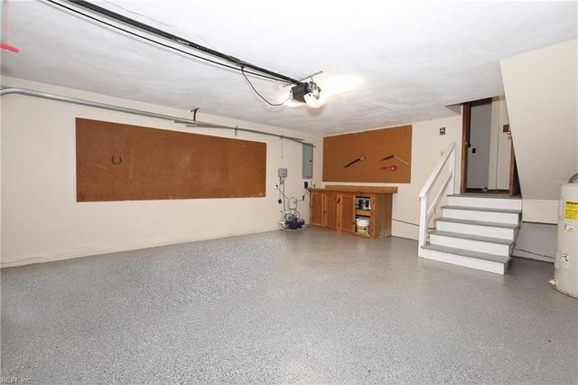 1008 Hollins College CT, Virginia Beach, VA 23455