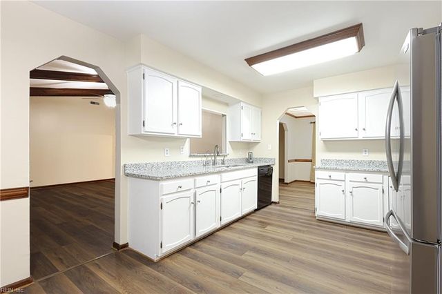 1008 Hollins College CT, Virginia Beach, VA 23455