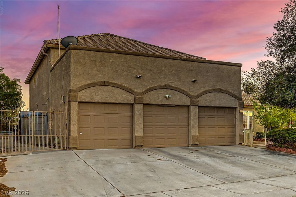 7741 Crenshaw Way, Las Vegas, NV 89129 — photo 2