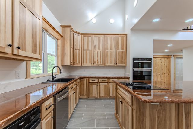 619 Bridgeview Cove, Bath Springs, TN 38311
