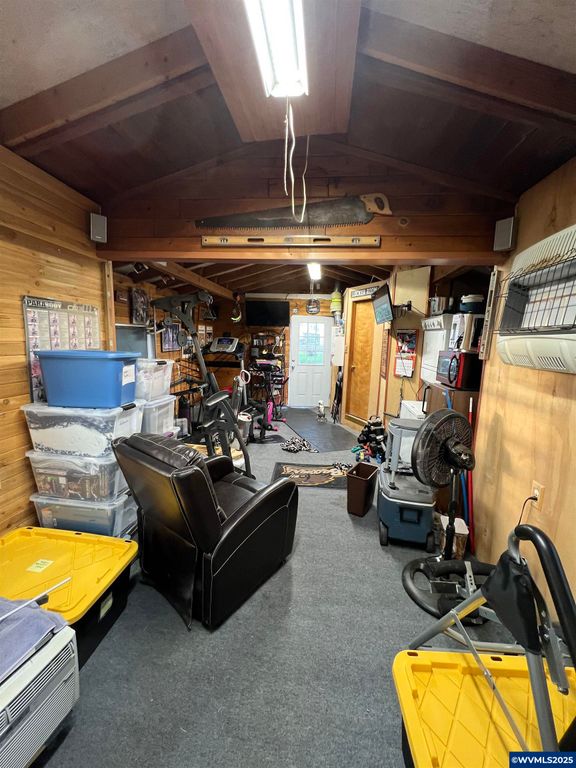 Image 27 of property listing at 1590 W 2nd St, Halsey, OR 97348